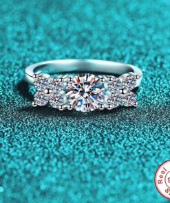 Anello Moissanite Round D VVS1 1ct con decoro a farfalle scintillanti